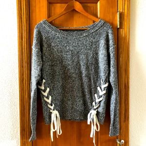 Women’s Abercrombie & Fitch sweater (size small)
